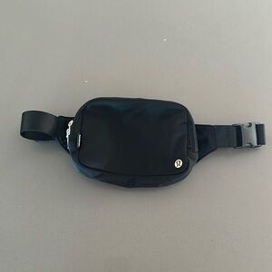 Lululemon Everywhere Belt Bag